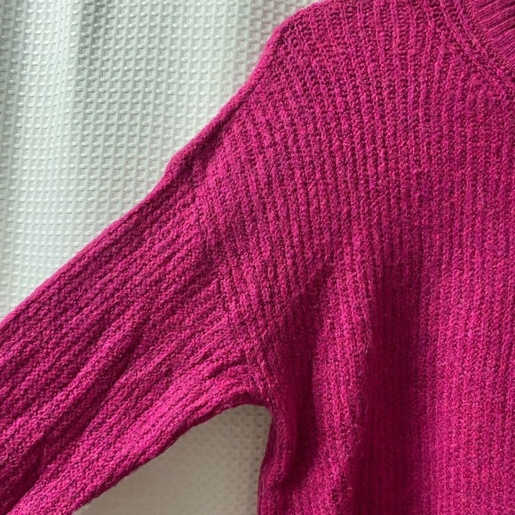 AEO Ribbed Crew Sweater - Picture 2 of 4